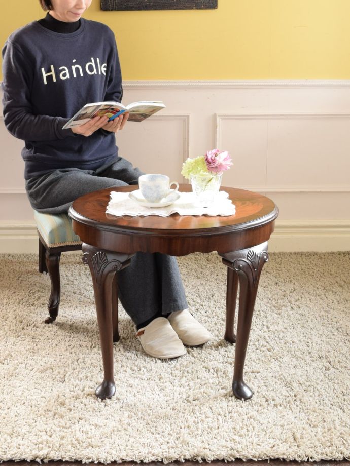 アンティークのコーヒーテーブル