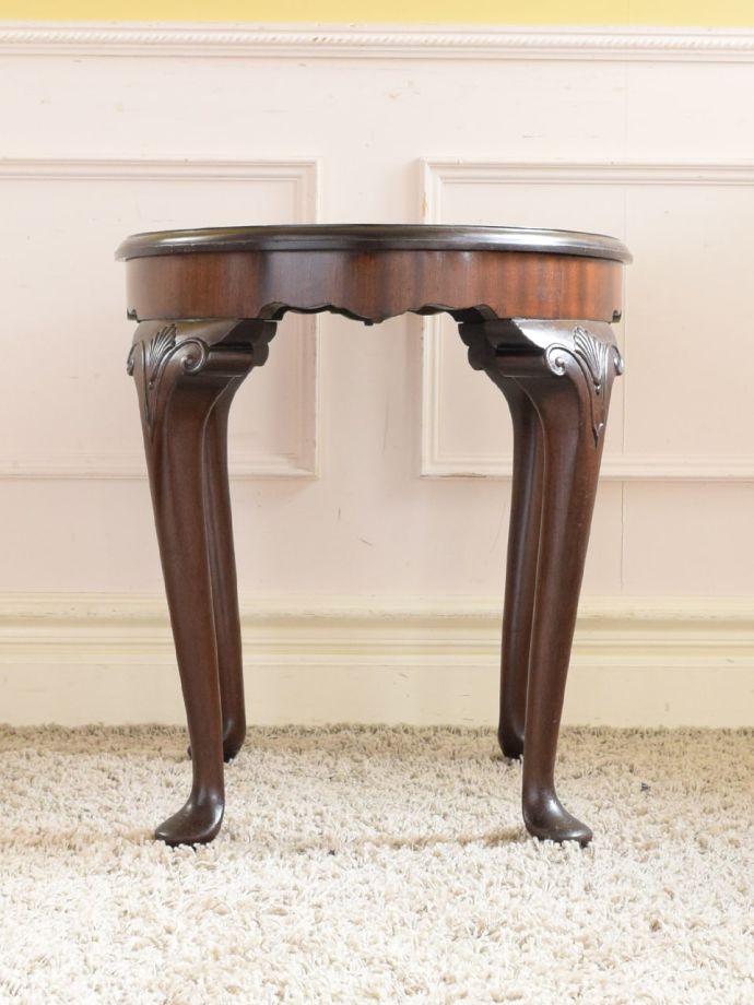 コーヒーテーブルの側面