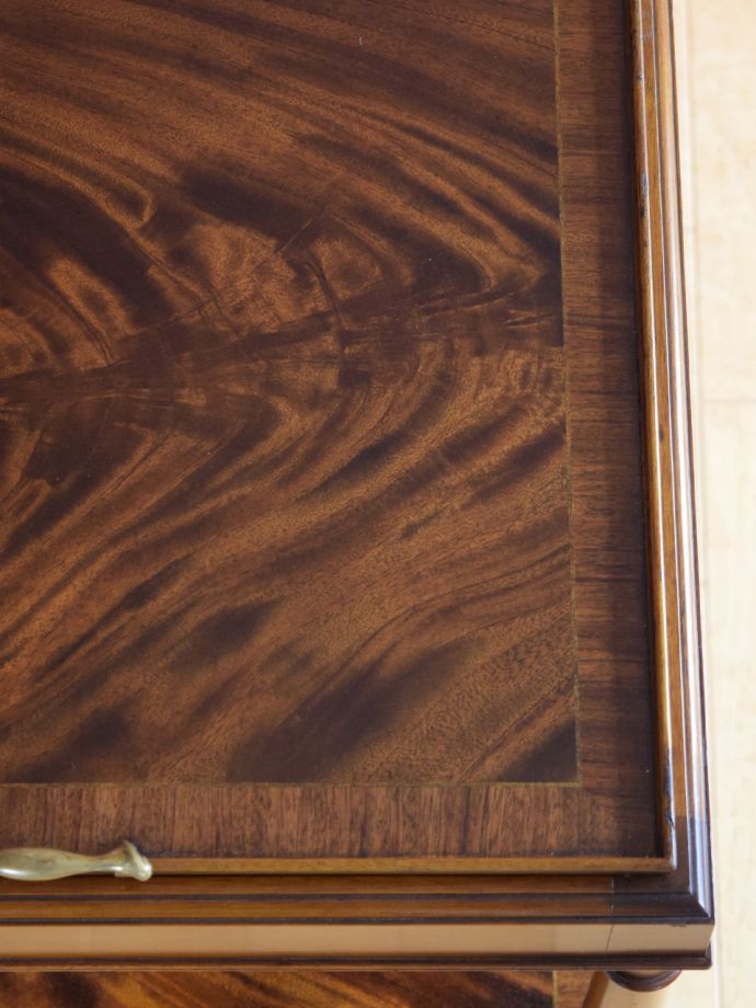 アンティークワゴンの木目