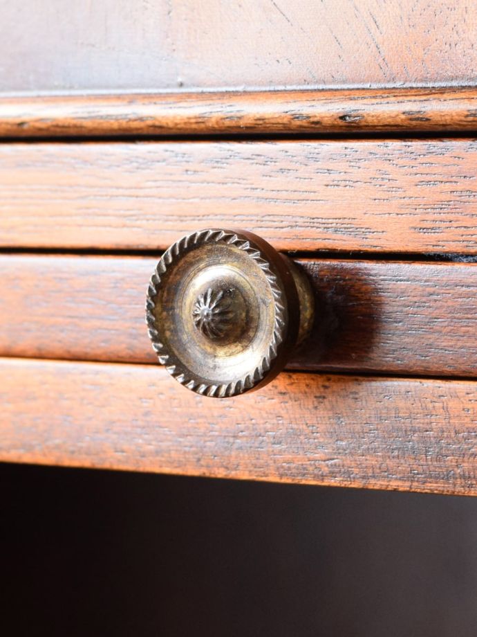 スライディングトレイの取っ手