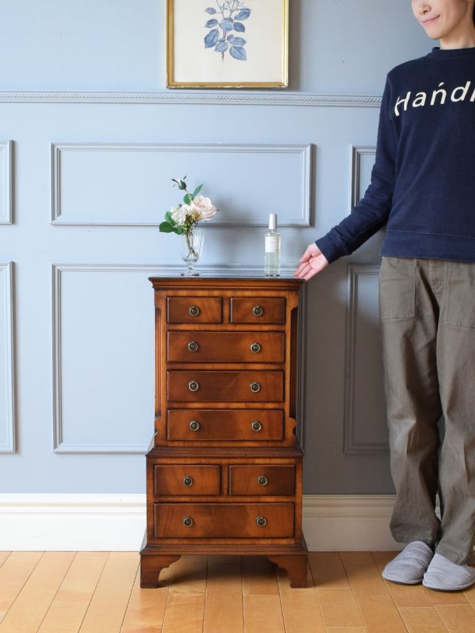 英国アンティークのチェスト