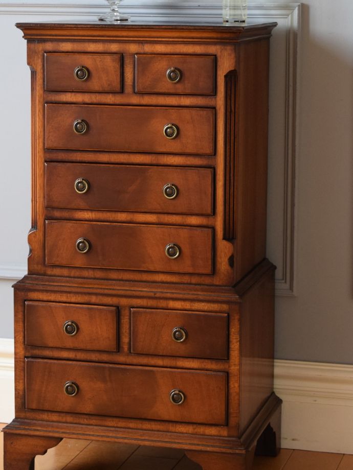 アンティークチェストの美しい木目