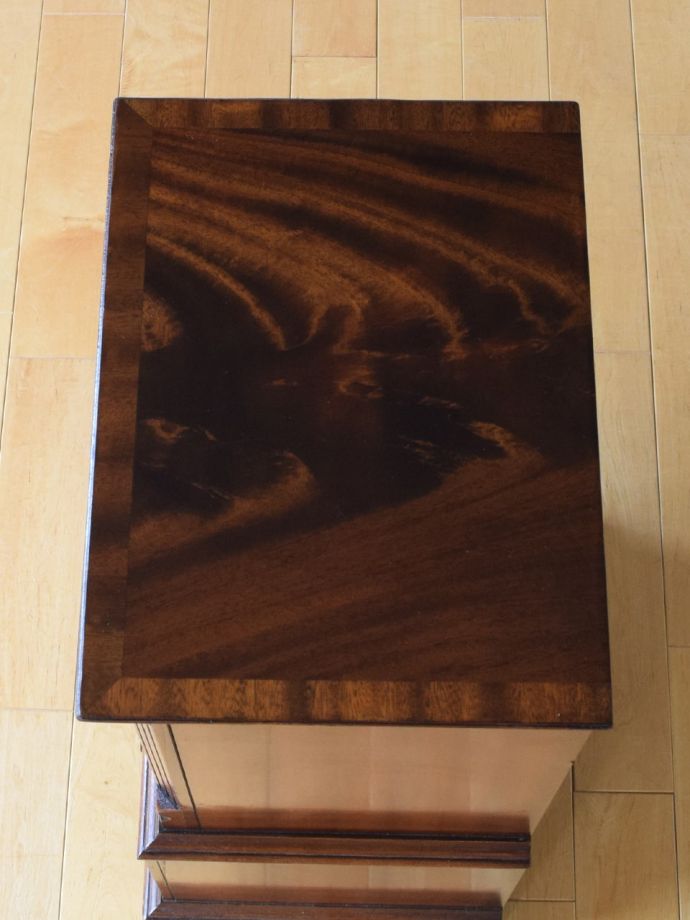 アンティークチェストの天板