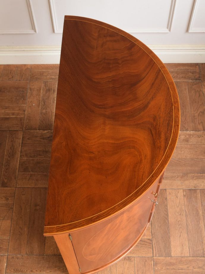 サイドボードの天板