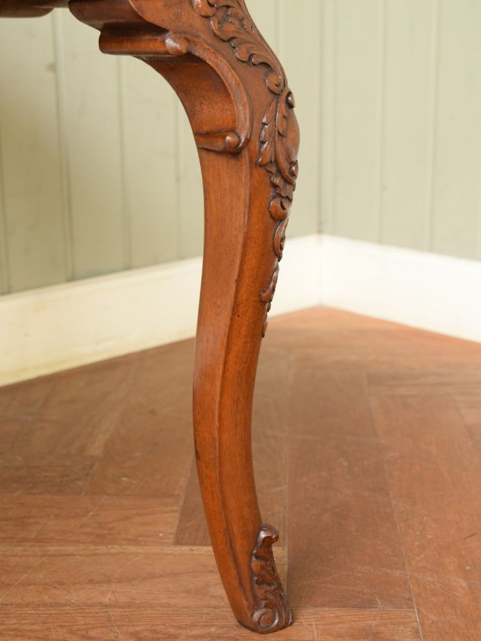 アンティーク家具の脚