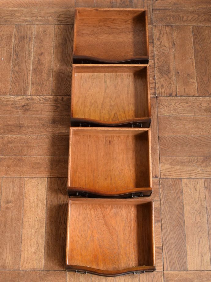 おしゃれなチェストの引き出しの中