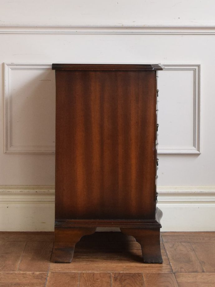 チェストの側面