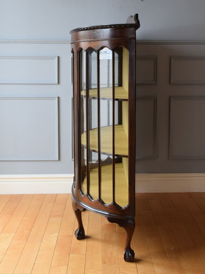 キャビネットの側面