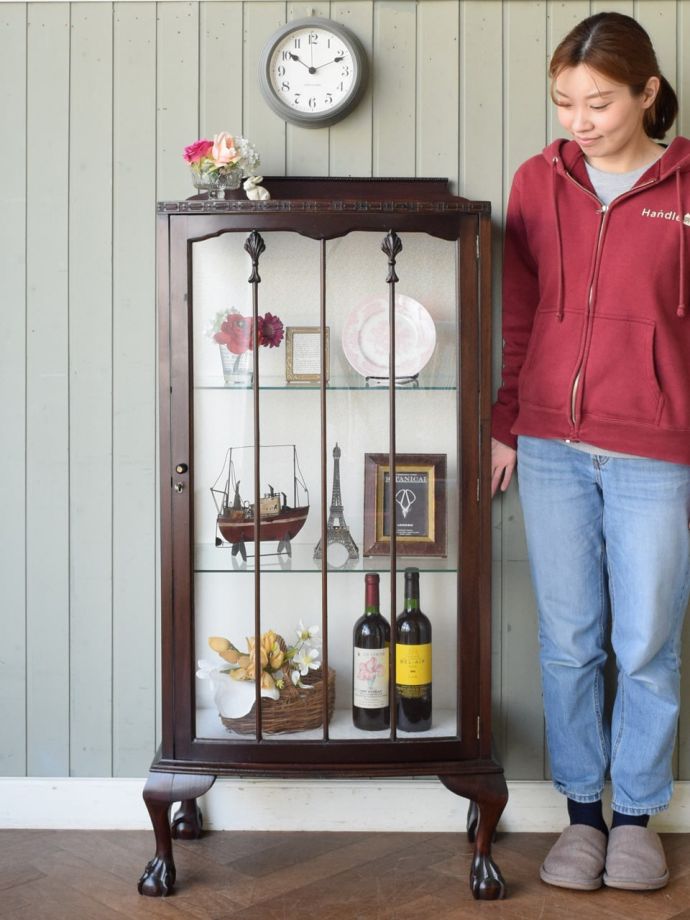 英国アンティークのガラスキャビネット