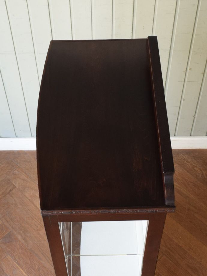 アンティークキャビネットの天板