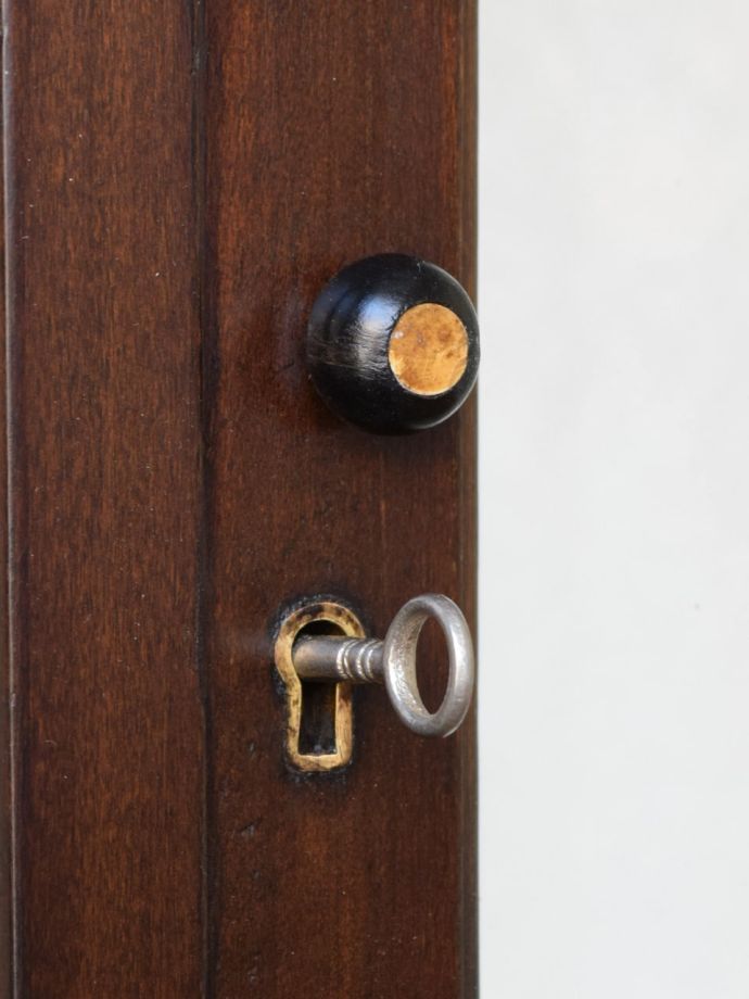 アンティークの鍵と取っ手