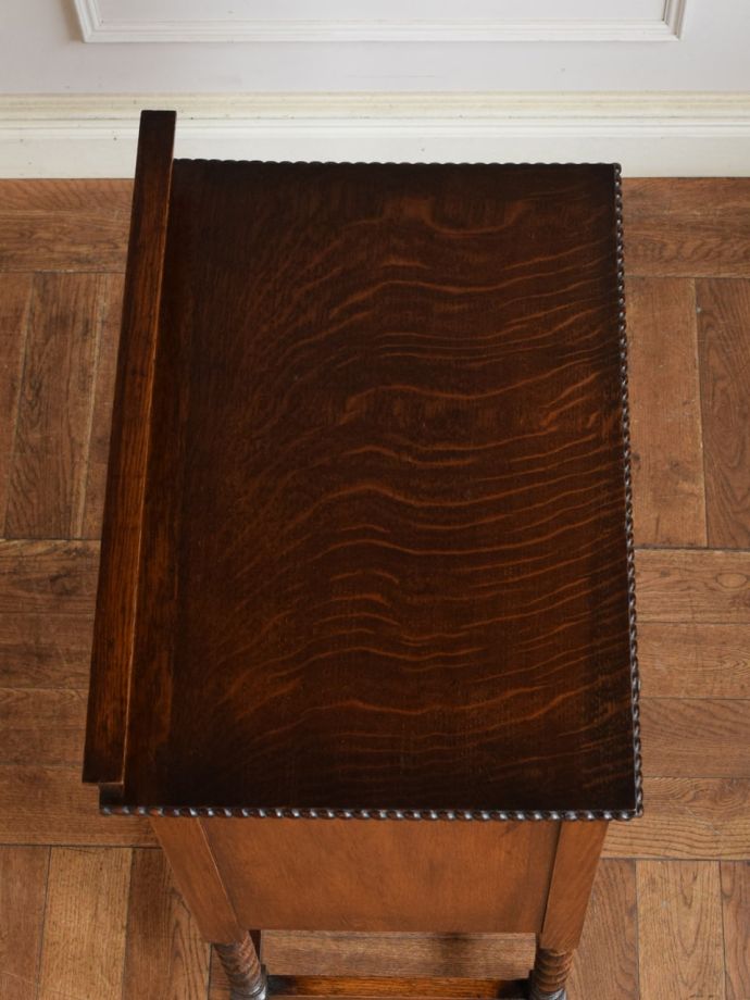 アンティークチェストの天板