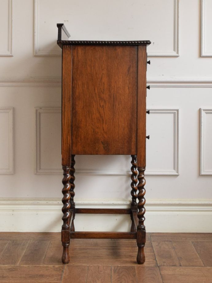 チェストの側面