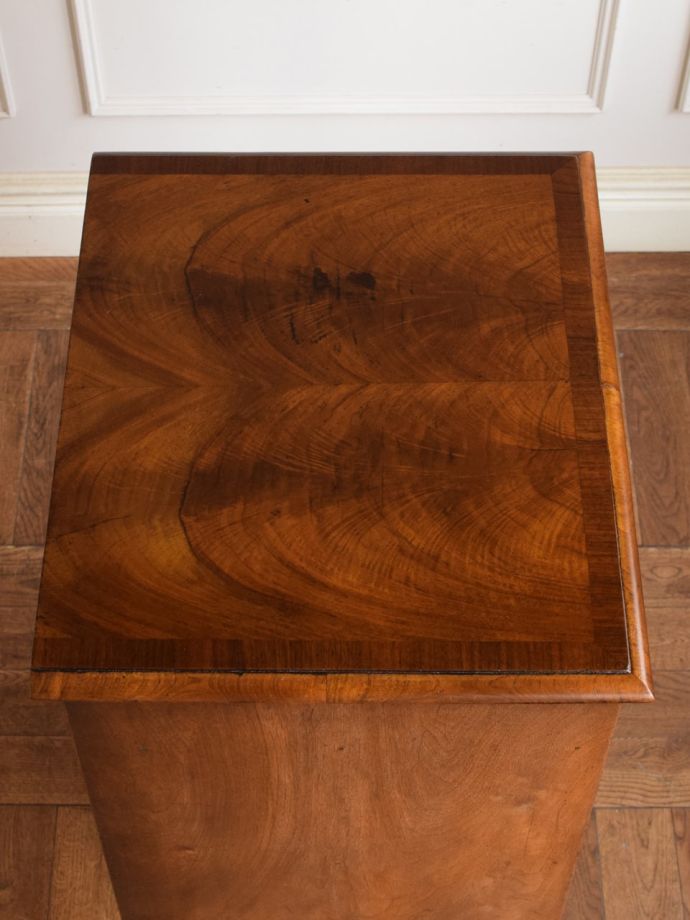 サイドキャビネットの天板