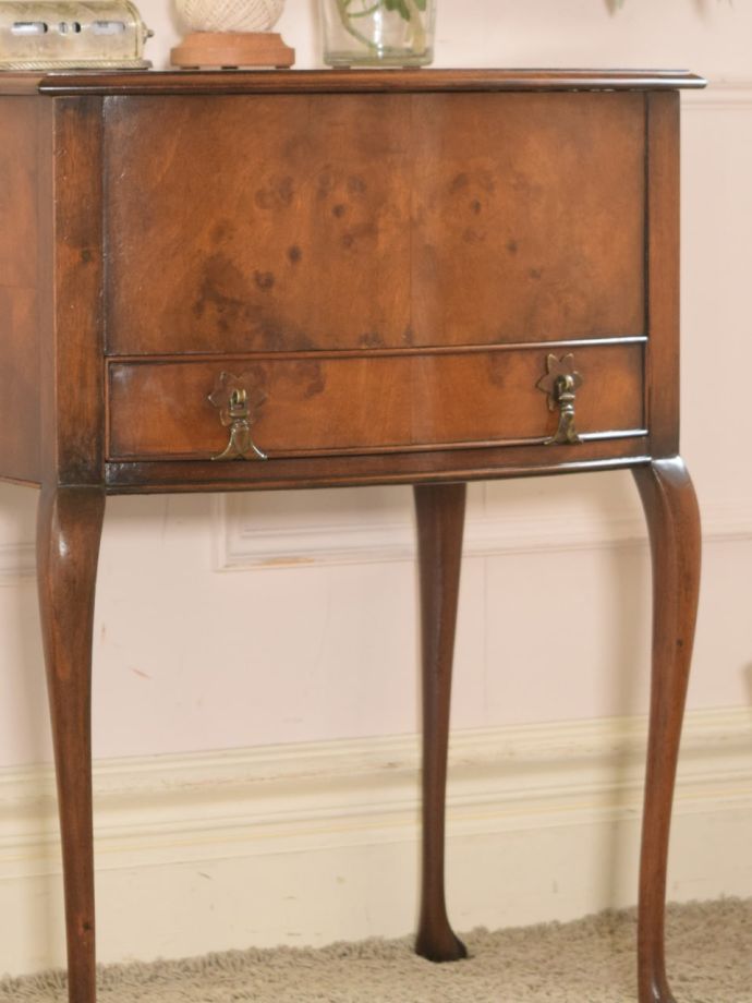 アンティーク家具の美しさ