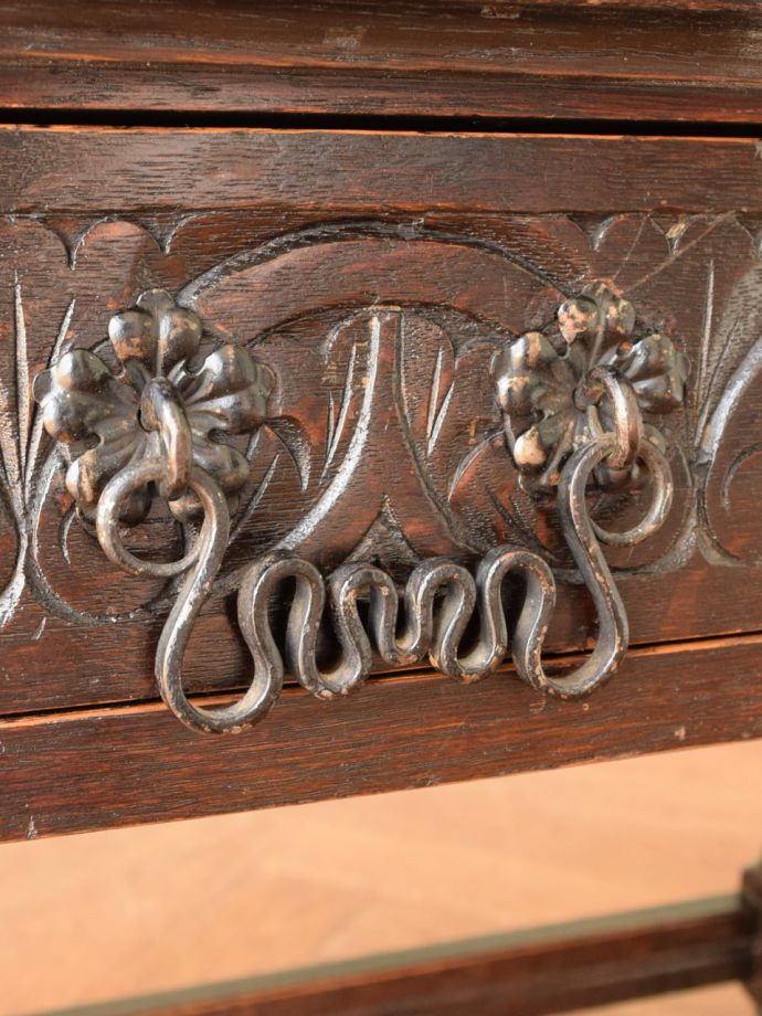 アンティーク家具の取っ手