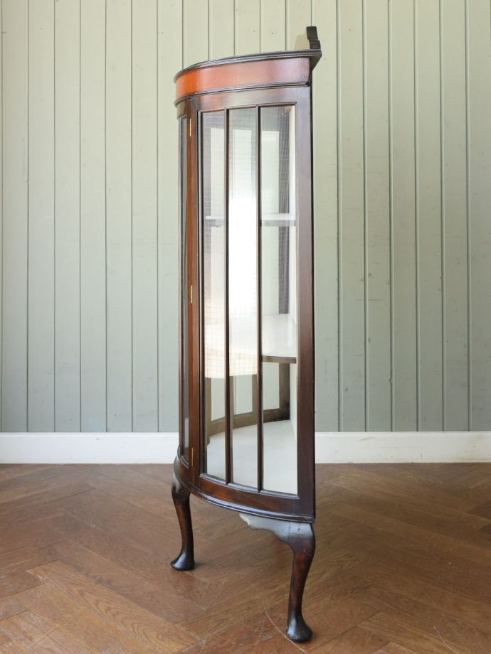 キャビネットの側面