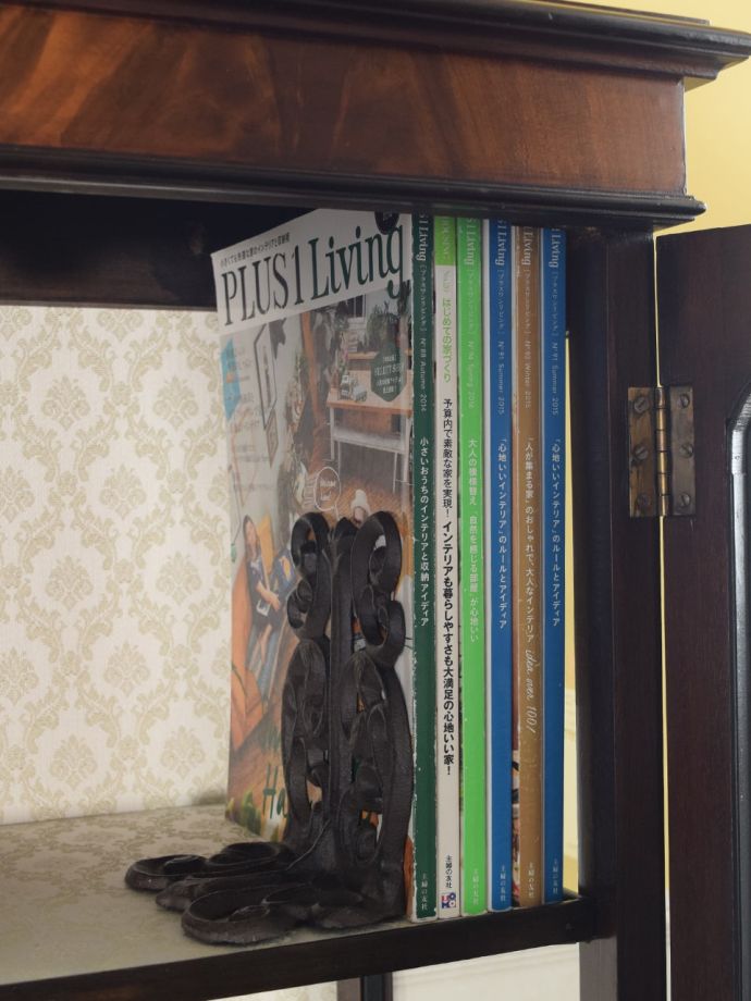 収納たっぷりのキャビネット