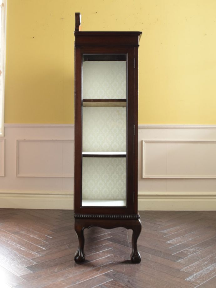 キャビネットの側面