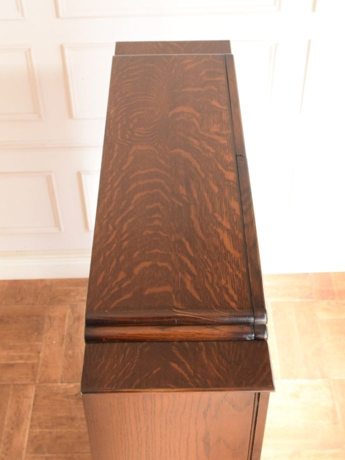 キャビネットの天板