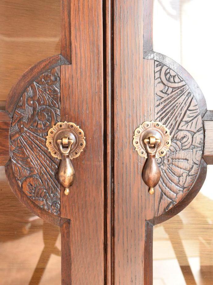 アンティークらしい彫