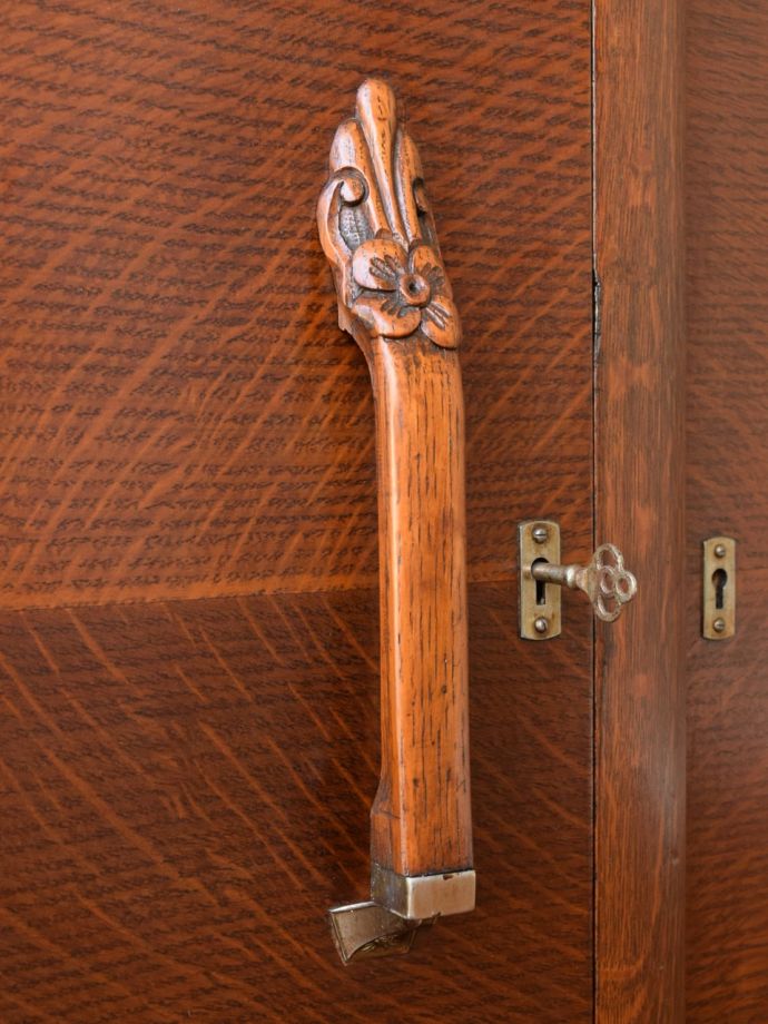 アンティーク家具の取っ手