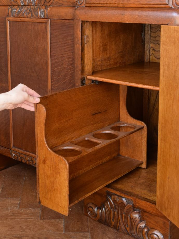 サイドボードの収納