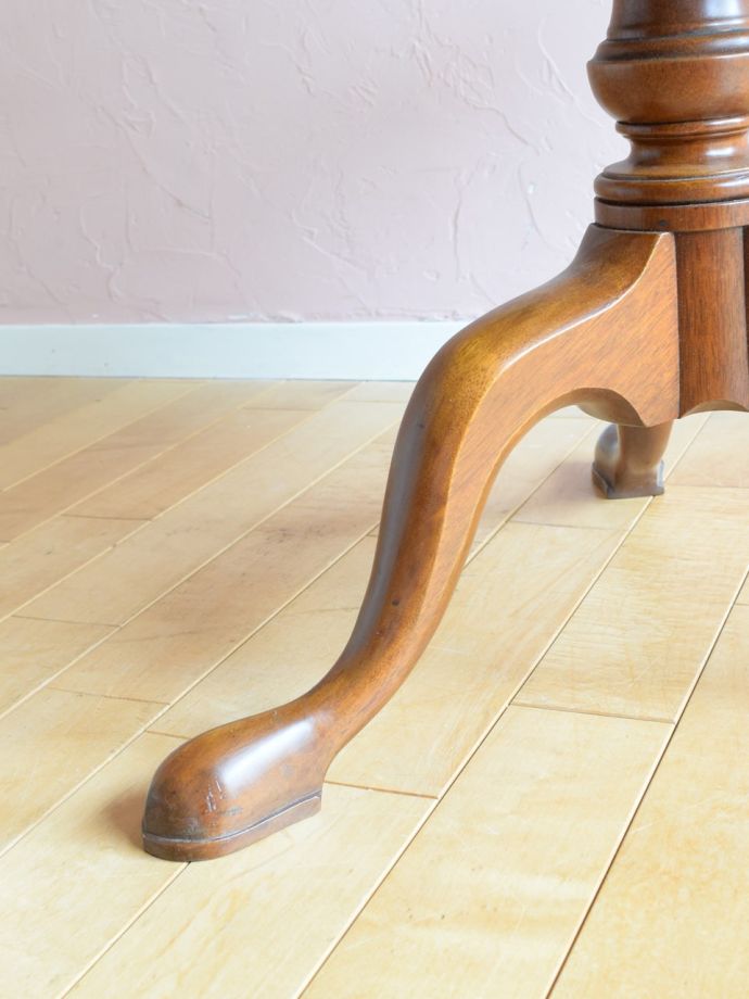 アンティークテーブルの脚