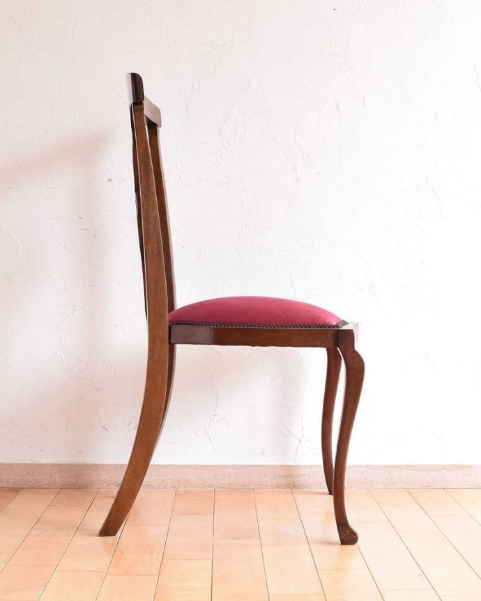 アンティークの椅子の側面