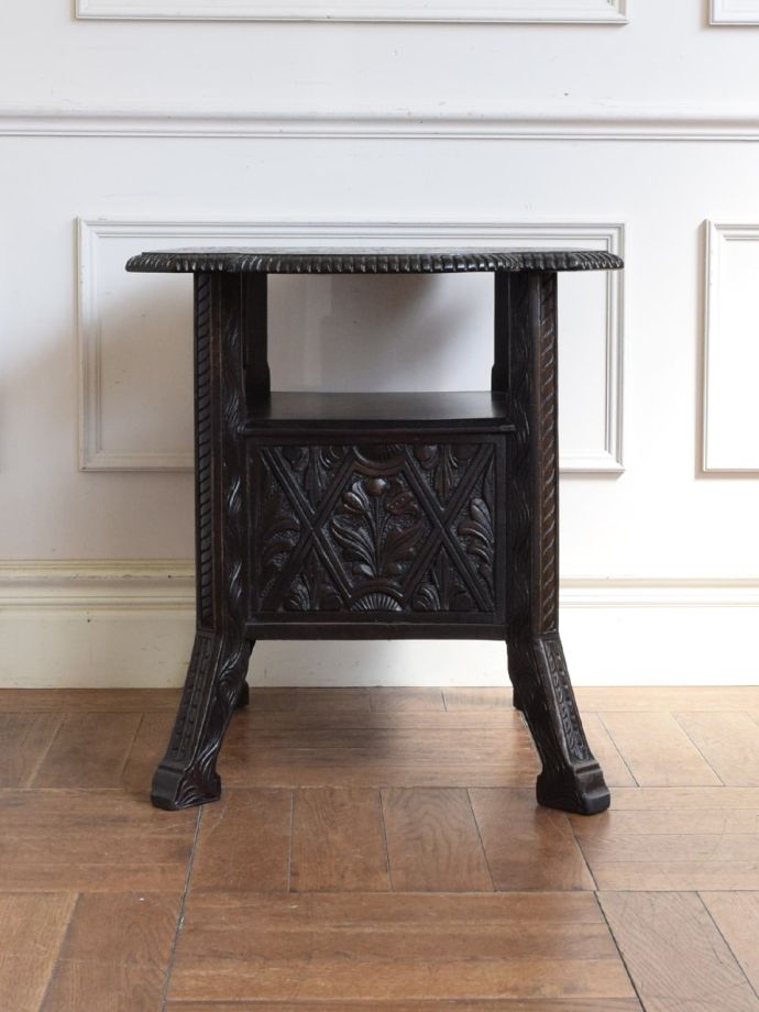 オケージョナルテーブルの側面