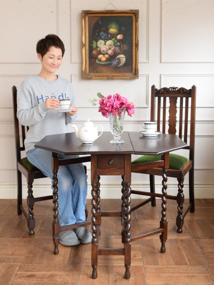 アンティークのゲートレッグテーブル