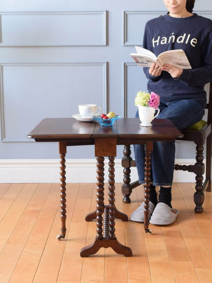 アンティークのゲートレッグテーブル