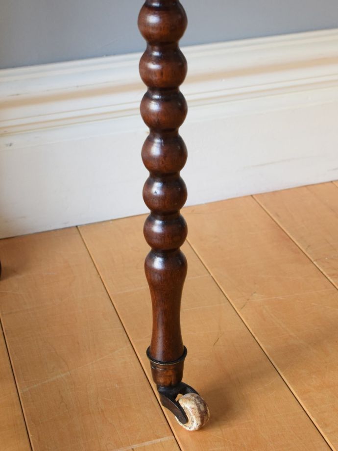 伸長式テーブルの脚