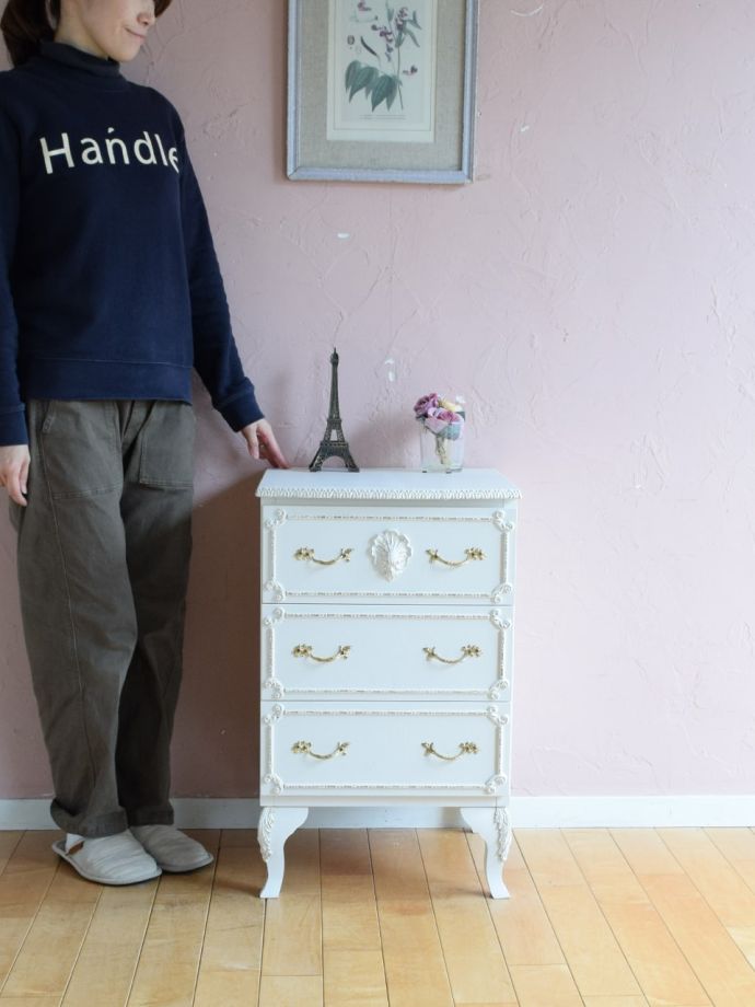 フランスのアンティークサイドチェスト