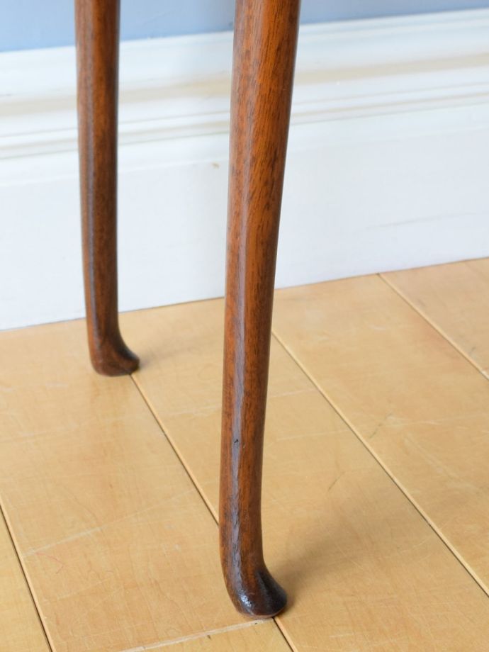 アンティークテーブルの脚