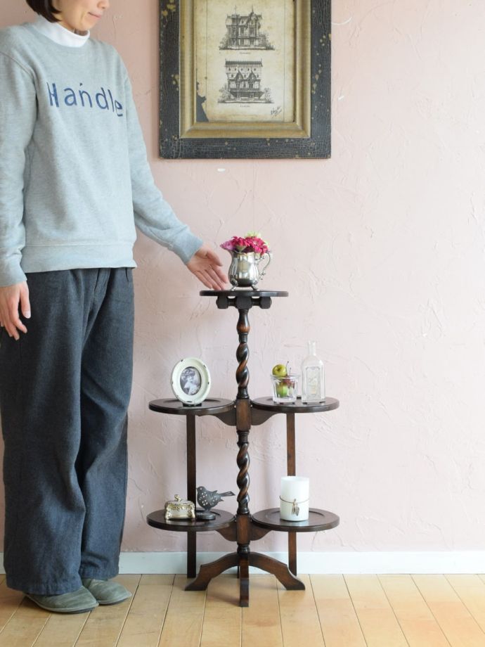 アンティークのケーキスタンド