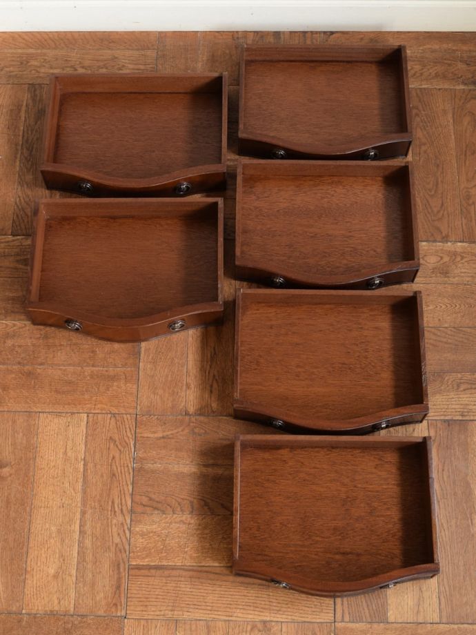 チェストの引き出しの中