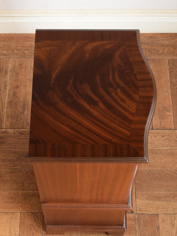 アンティークチェストの天板