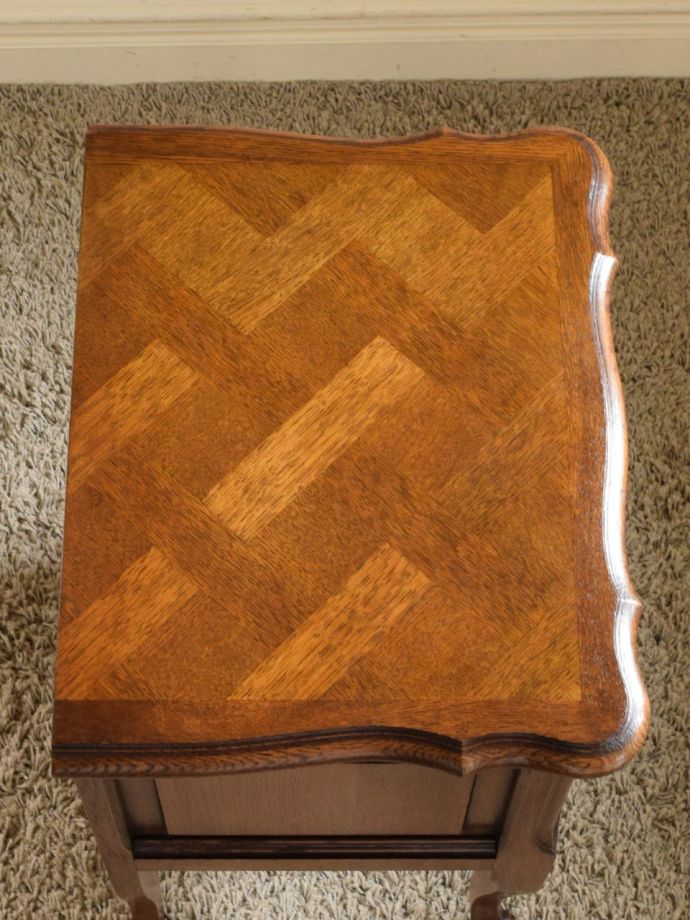 サイドチェストの天板