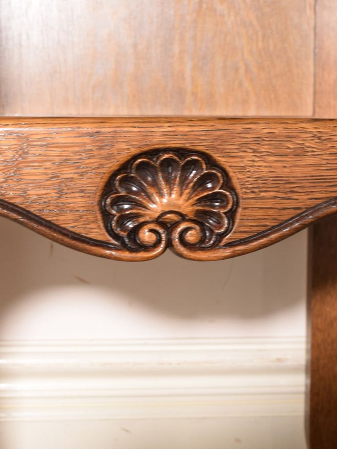 アンティーク家具の装飾