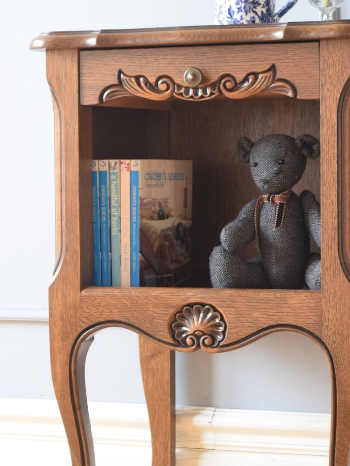 フランスアンティーク家具らしさが漂う装飾