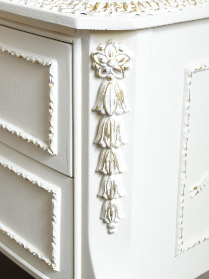 フランスチェストの装飾