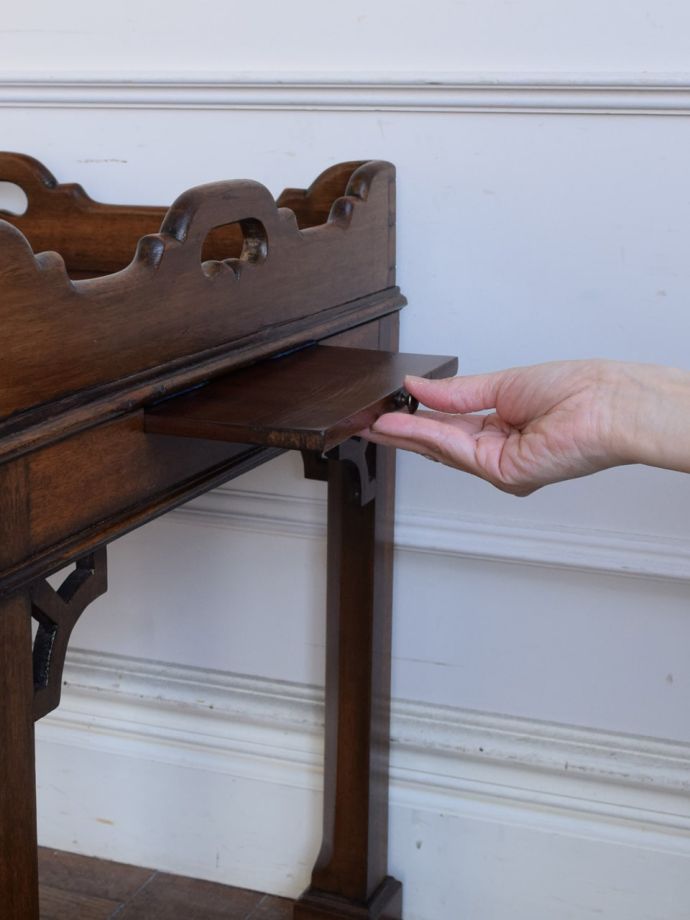 スライド式の天板