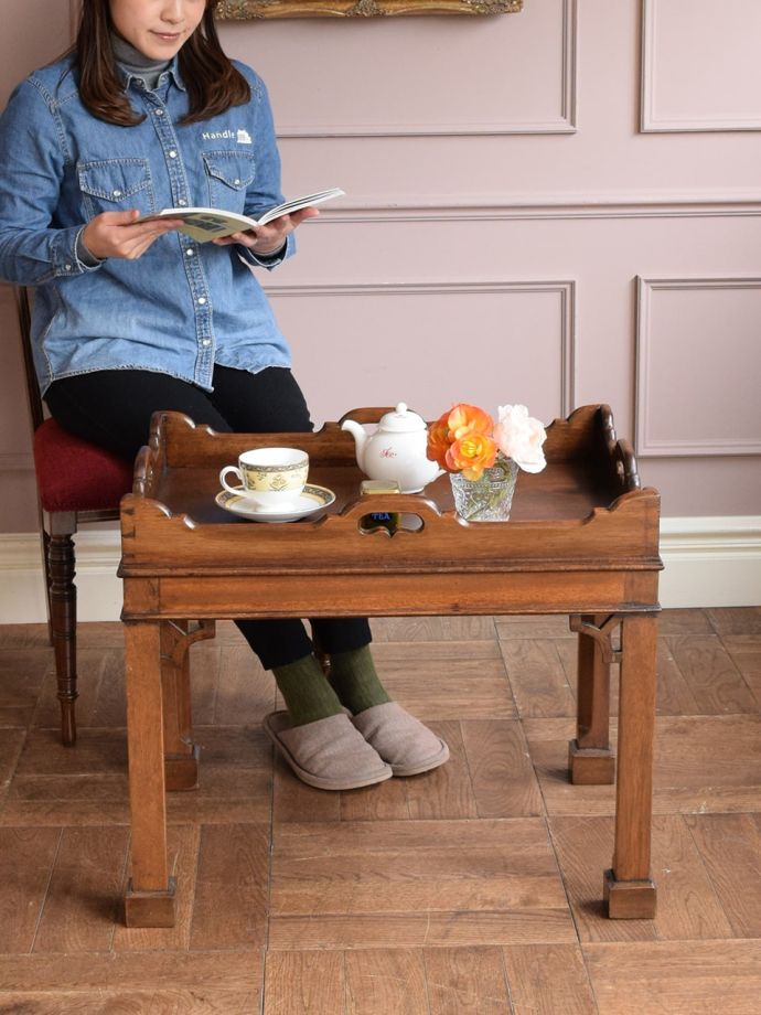 アンティークのコーヒーテーブル