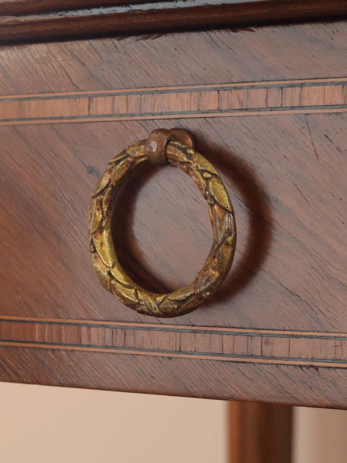 ドレッサーのおしゃれな取っ手