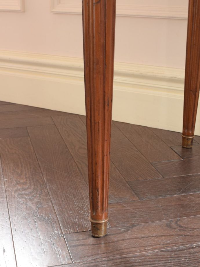 アンティーク家具の脚