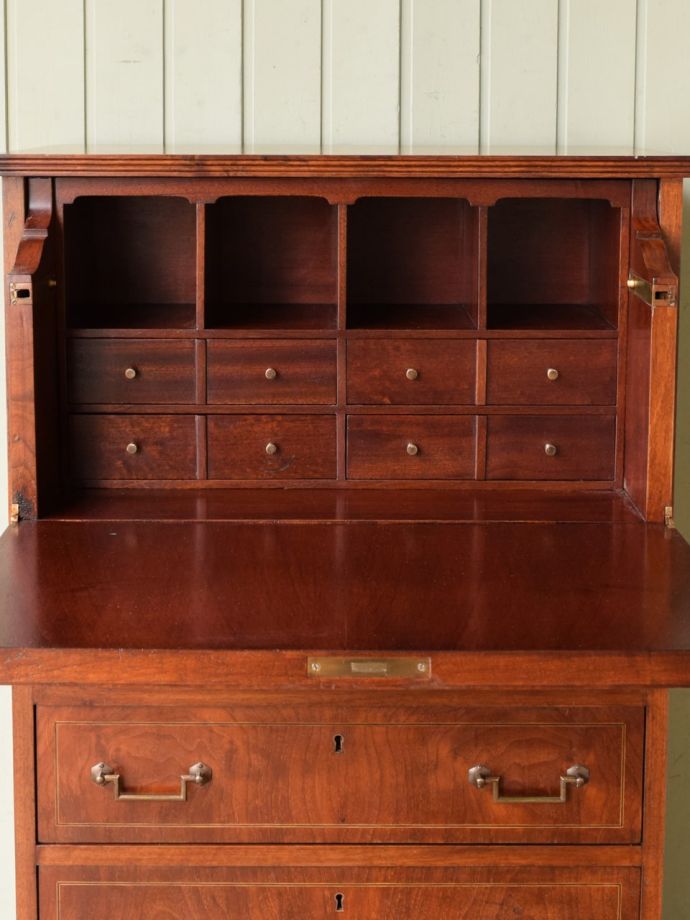 アンティークビューローの扉の中