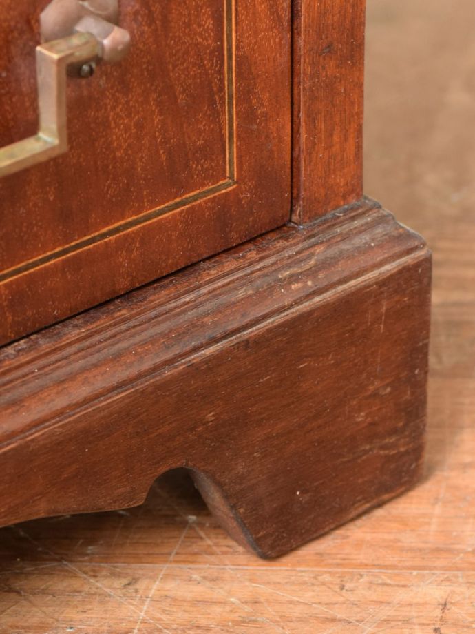 アンティーク家具の脚