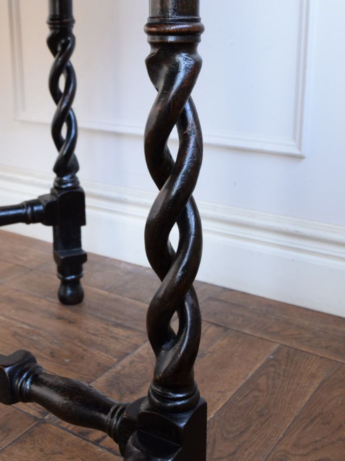 アンティークらしい装飾