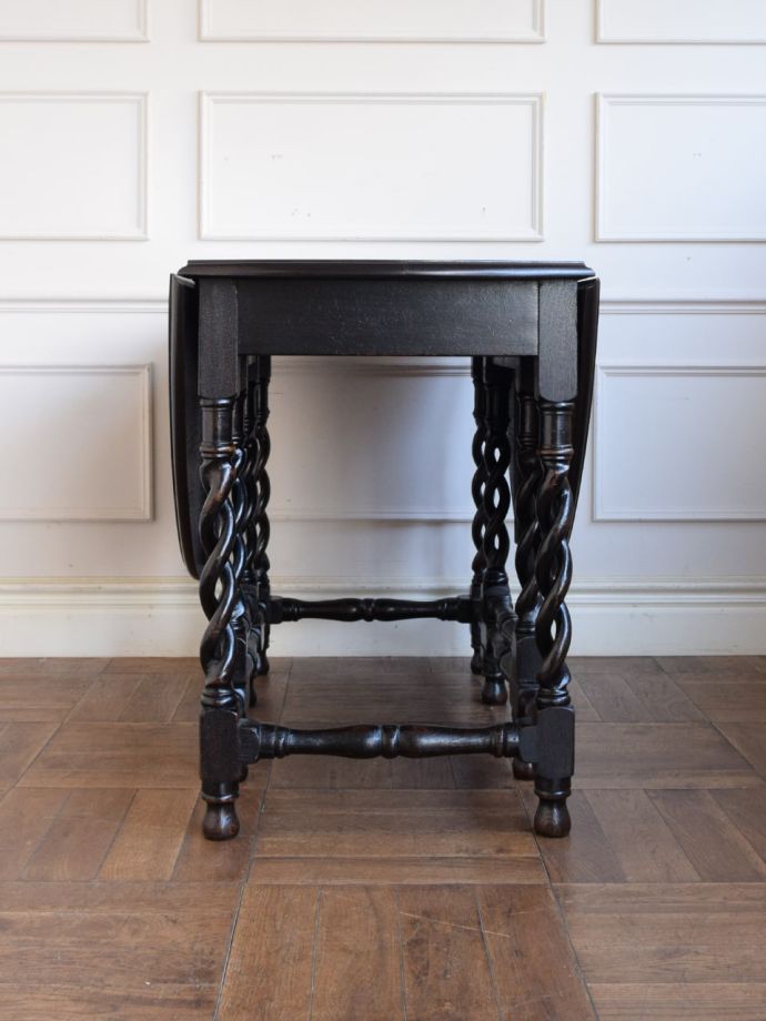 折り畳み式テーブルの側面